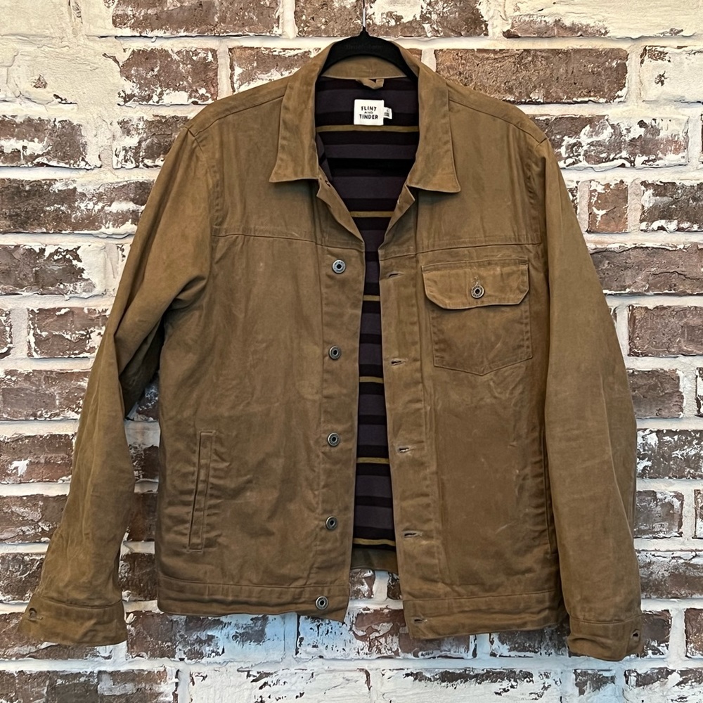 Men’s Flint and Tinder Flannel Lined Waxed Trucker Jacket. Size Large.